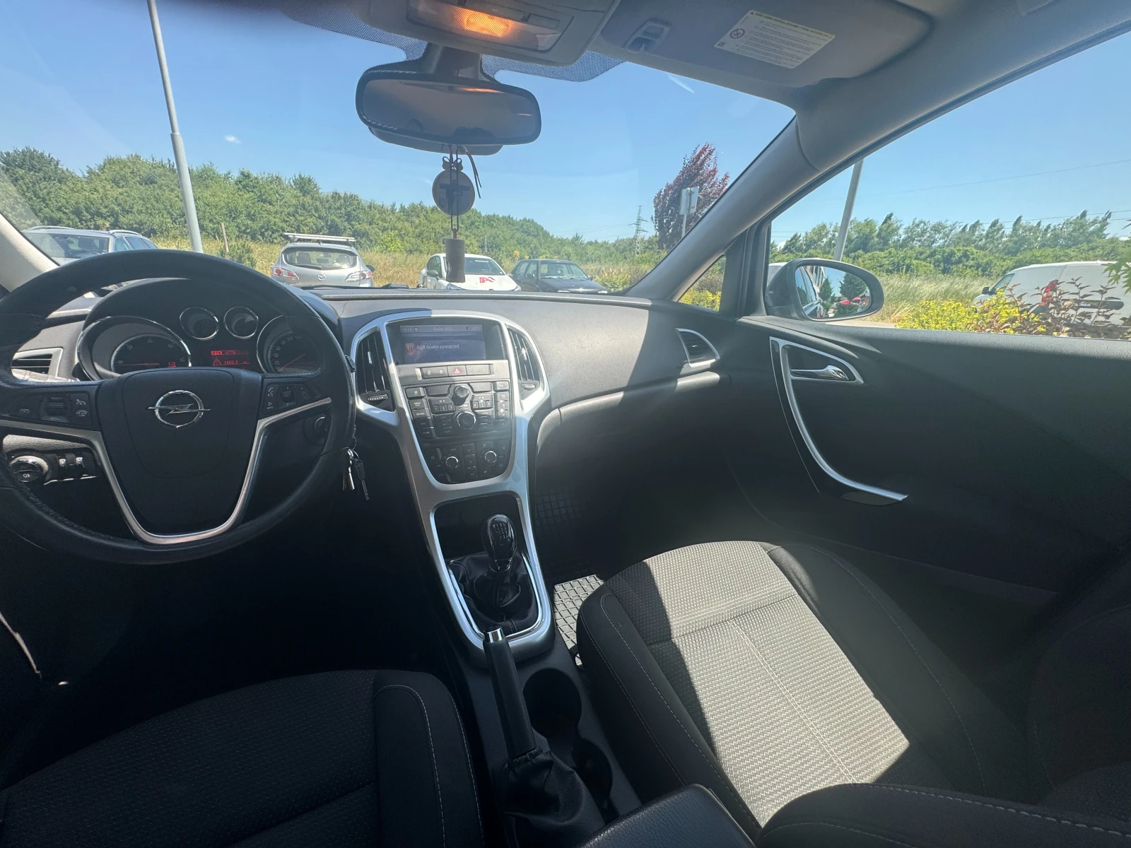 Opel Astra 1.7 CDTI / ЛЕТИ ДЖ 19" / УНИКАЛНО СЪСТ., снимка 10 - Автомобили и джипове - 55091657