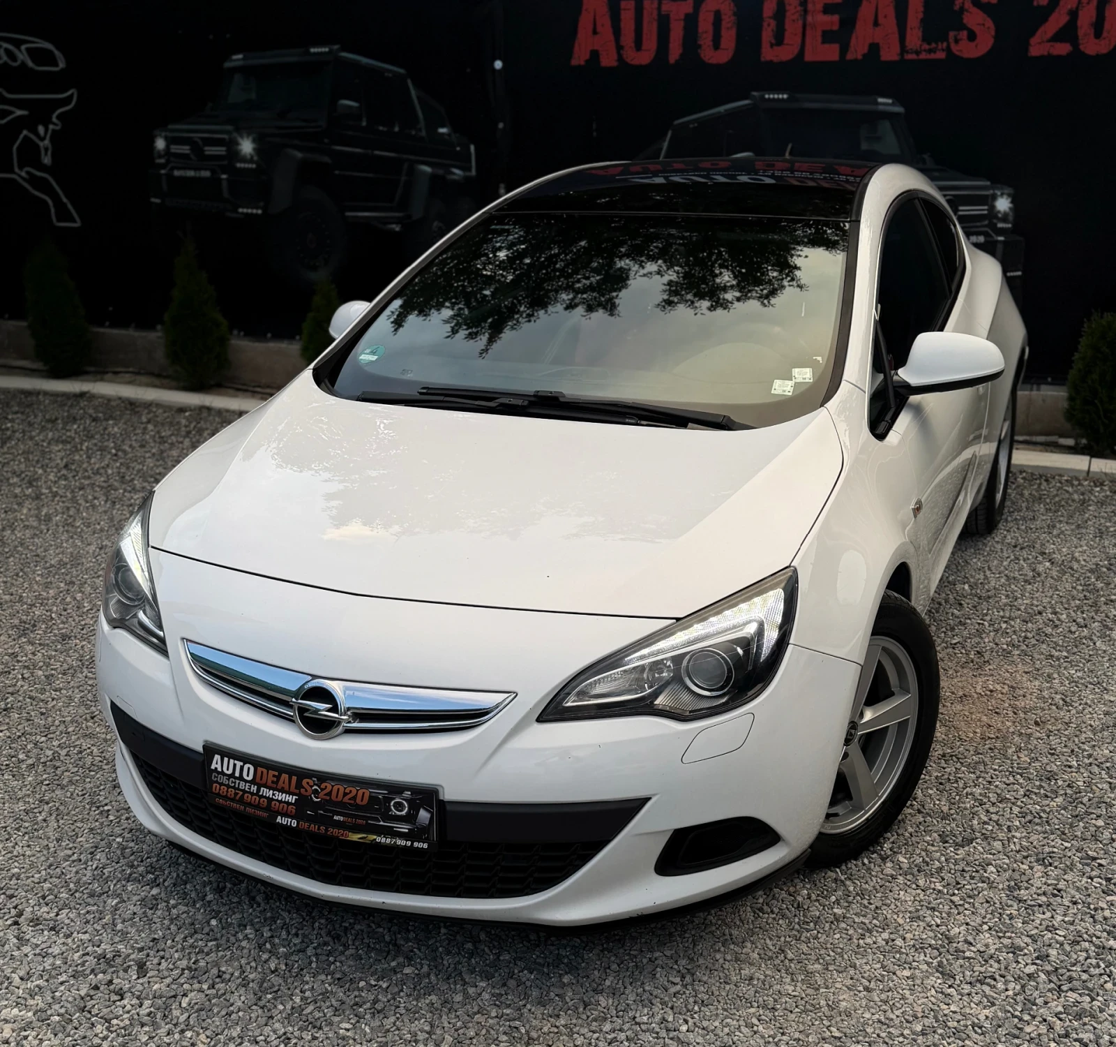 Opel Astra J GTC| 1.7CDTI| 131HP| LIMITED EDITION| ЛИЗИНГ, снимка 2 - Автомобили и джипове - 55105911
