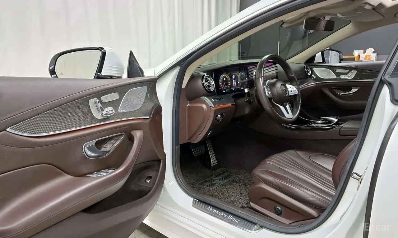 Mercedes-Benz CLS 300 d AMG Line * ОПЦИЯ ЗА ФИНАНСИРАНЕ, снимка 11 - Автомобили и джипове - 55571084