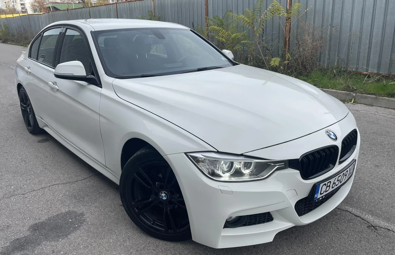 BMW 318 318d M Paket, снимка 13 - Автомобили и джипове - 55589732