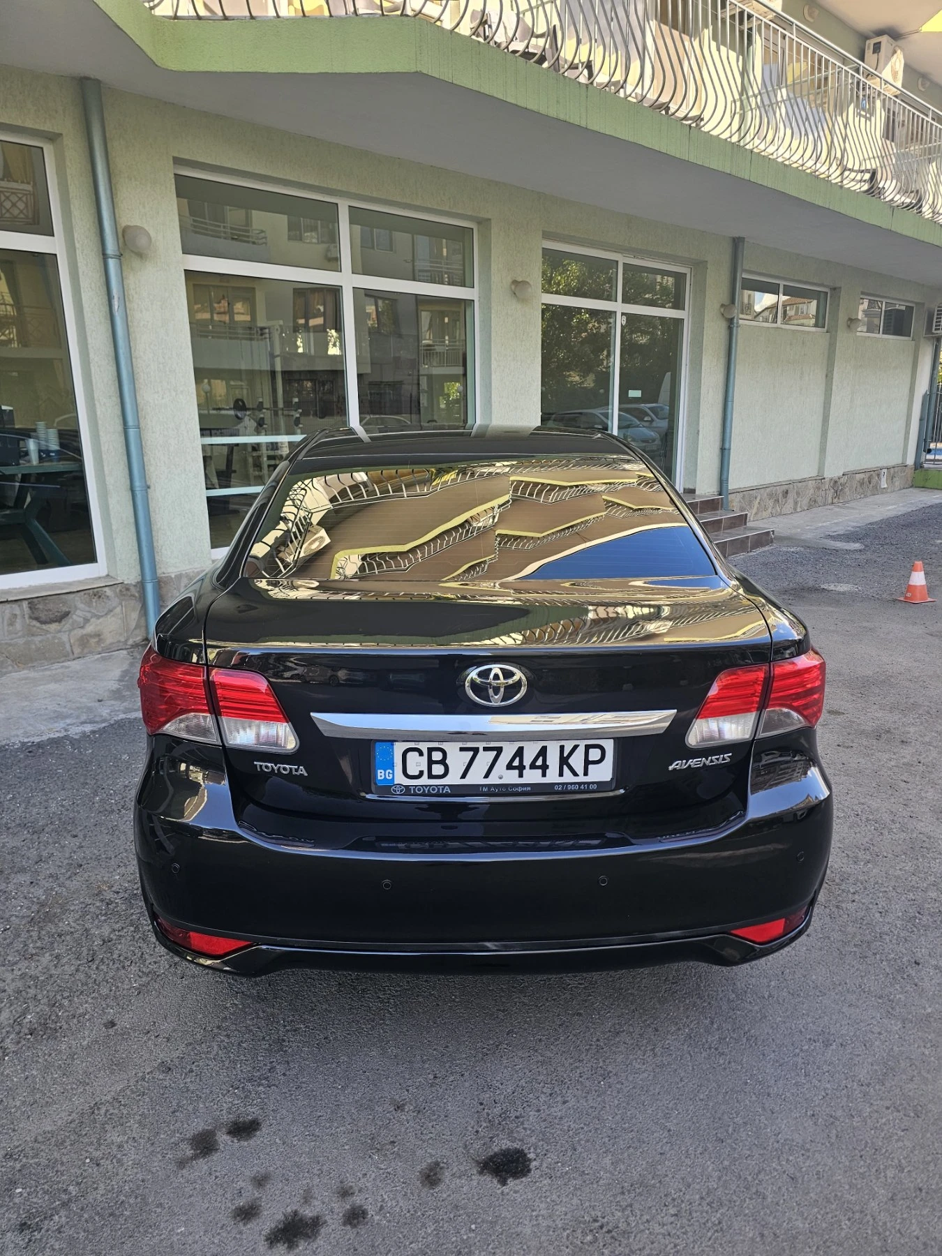 Toyota Avensis 2.0D-4D Кожен салон/Сервизна история, снимка 2 - Автомобили и джипове - 55999381
