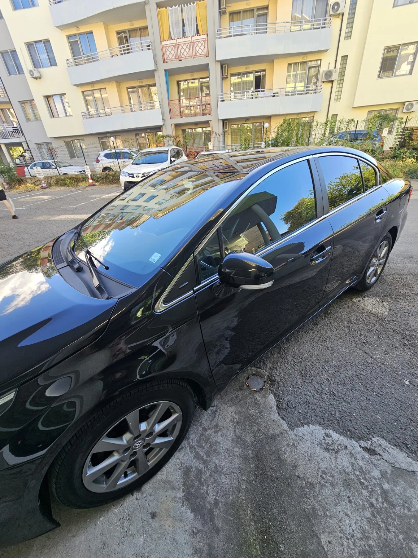 Toyota Avensis 2.0D-4D Кожен салон/Сервизна история, снимка 5 - Автомобили и джипове - 55999381