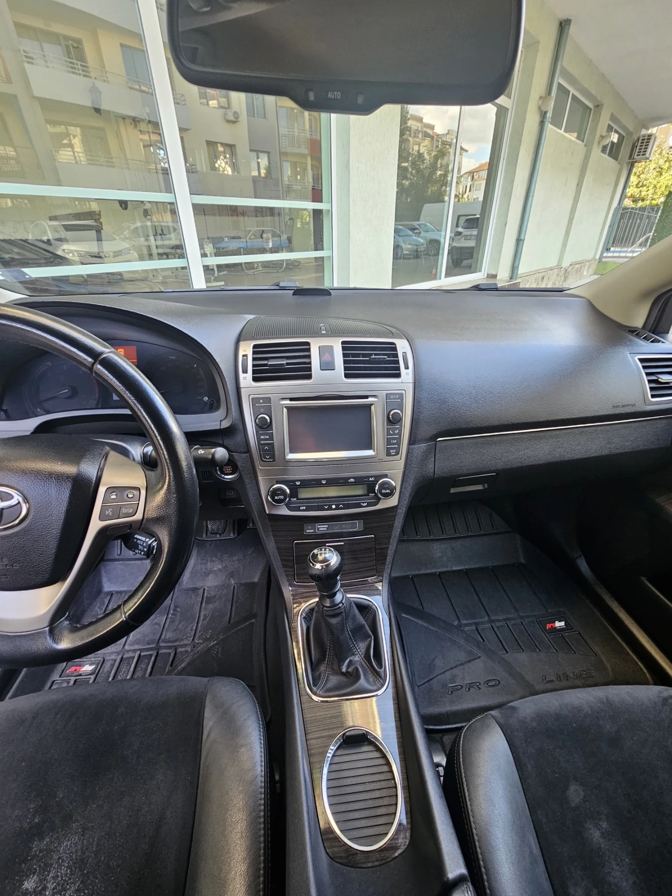 Toyota Avensis 2.0D-4D Кожен салон/Сервизна история, снимка 13 - Автомобили и джипове - 55999381