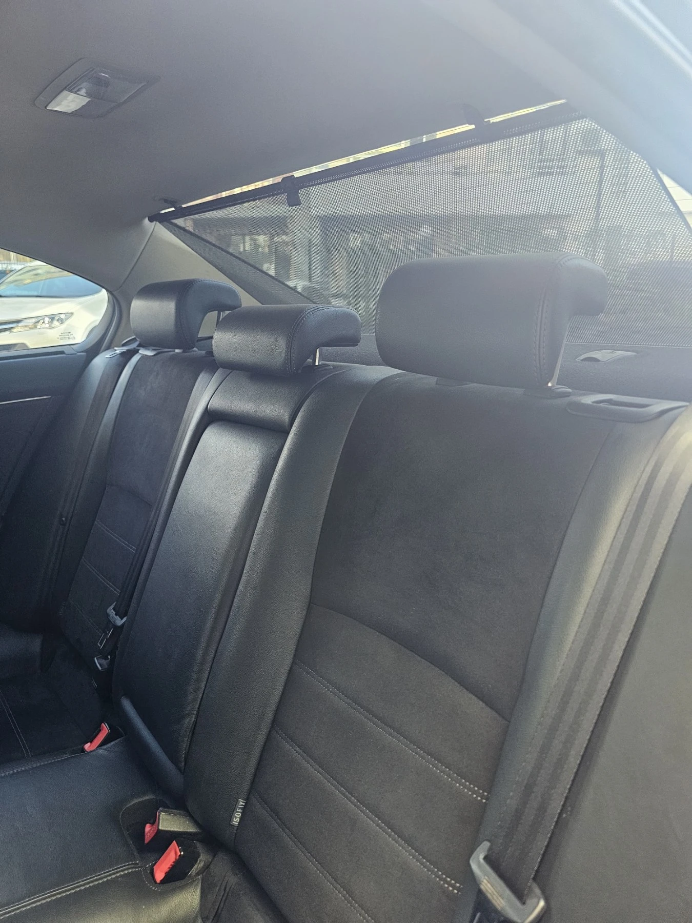 Toyota Avensis 2.0D-4D Кожен салон/Сервизна история, снимка 11 - Автомобили и джипове - 55999381
