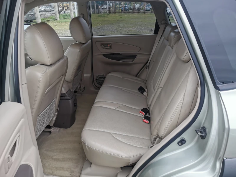 Hyundai Tucson 2, 0CRDI, снимка 13 - Автомобили и джипове - 52528094