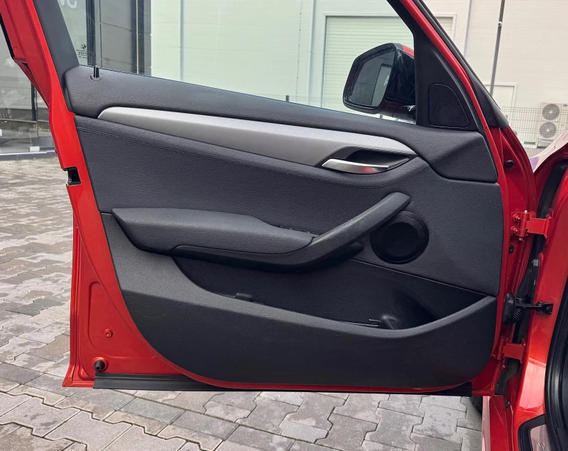BMW X1 2.0d Xdrive Face * M-Pack* Подгрев/Кожа/Навигация , снимка 12 - Автомобили и джипове - 52878681