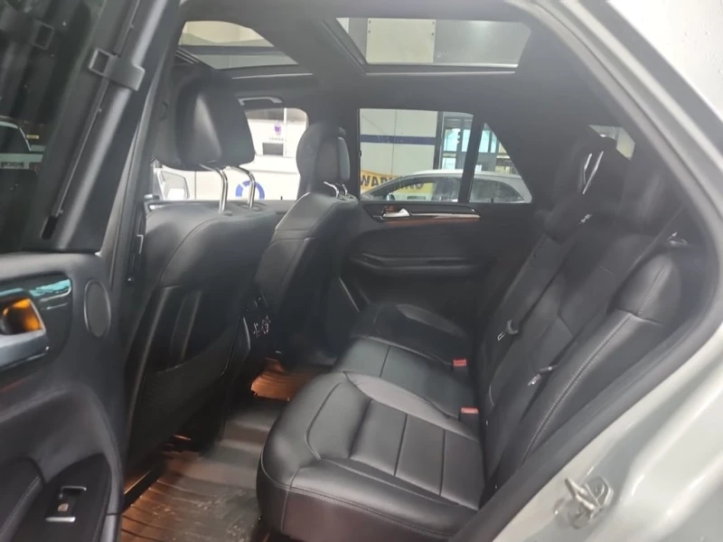 Mercedes-Benz GLE 500 PANO / 360 / PODGREVI / PAMETI / CARFAX, снимка 13 - Автомобили и джипове - 53248155