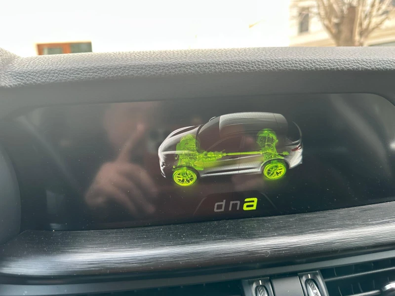 Alfa Romeo Stelvio, снимка 5 - Автомобили и джипове - 53307993