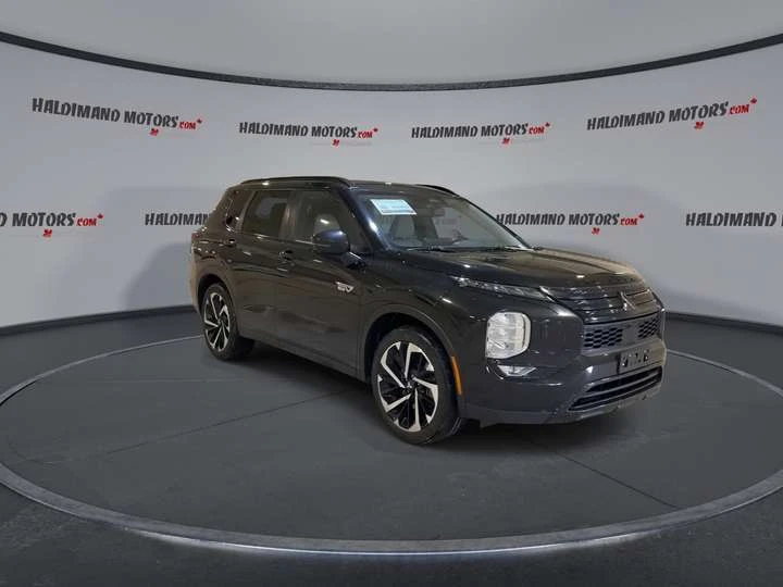 Mitsubishi Outlander GT AWD | Panoramic Roof | 360 Camera | Leather Sea - изображение 2