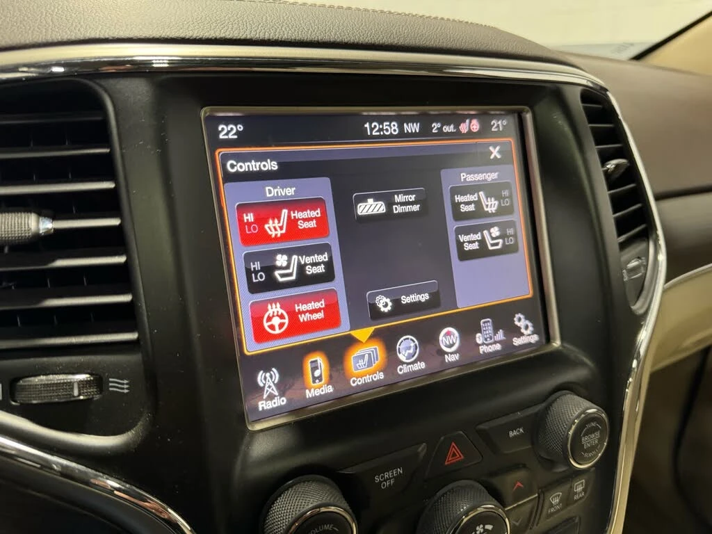 Jeep Grand cherokee OVERLAND* DIESEL* DISTRONIK* PANO* BI-XENON* ВЪЗДУ - изображение 10