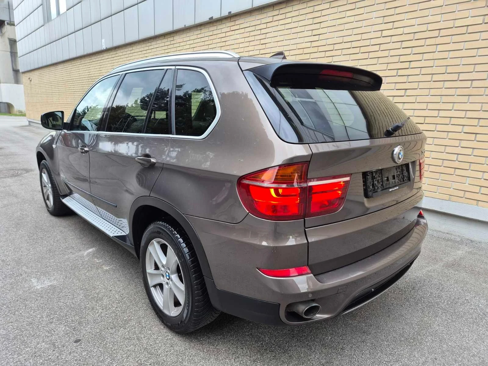 BMW X5 3.0 - изображение 3