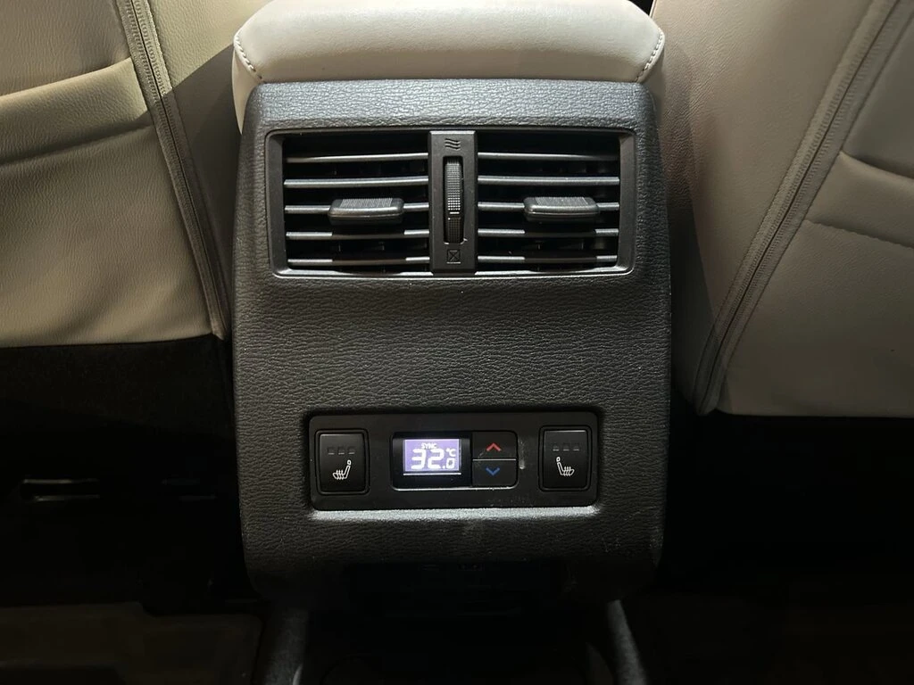 Mitsubishi Outlander GT AWD | Panoramic Roof | 360 Camera | Leather Sea | Mobile.bg � ����������� 14