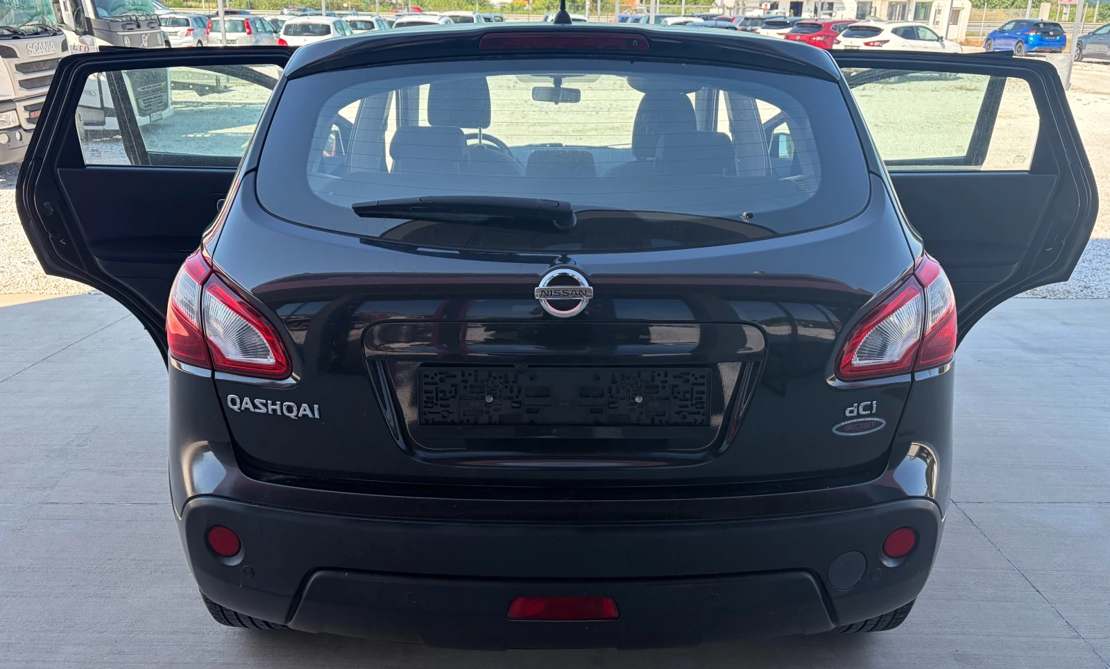 Nissan Qashqai 1.5 dCi, снимка 5 - Автомобили и джипове - 54819683