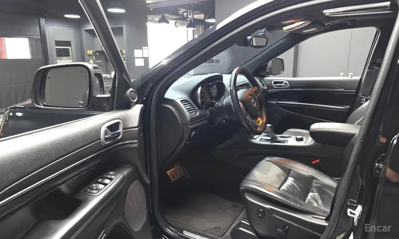 Jeep Cherokee 3.6 Limited | АВТОФИНАНСИРАНЕ БЕЗ ПЪРВОНАЧАЛНА, снимка 10 - Автомобили и джипове - 55836938