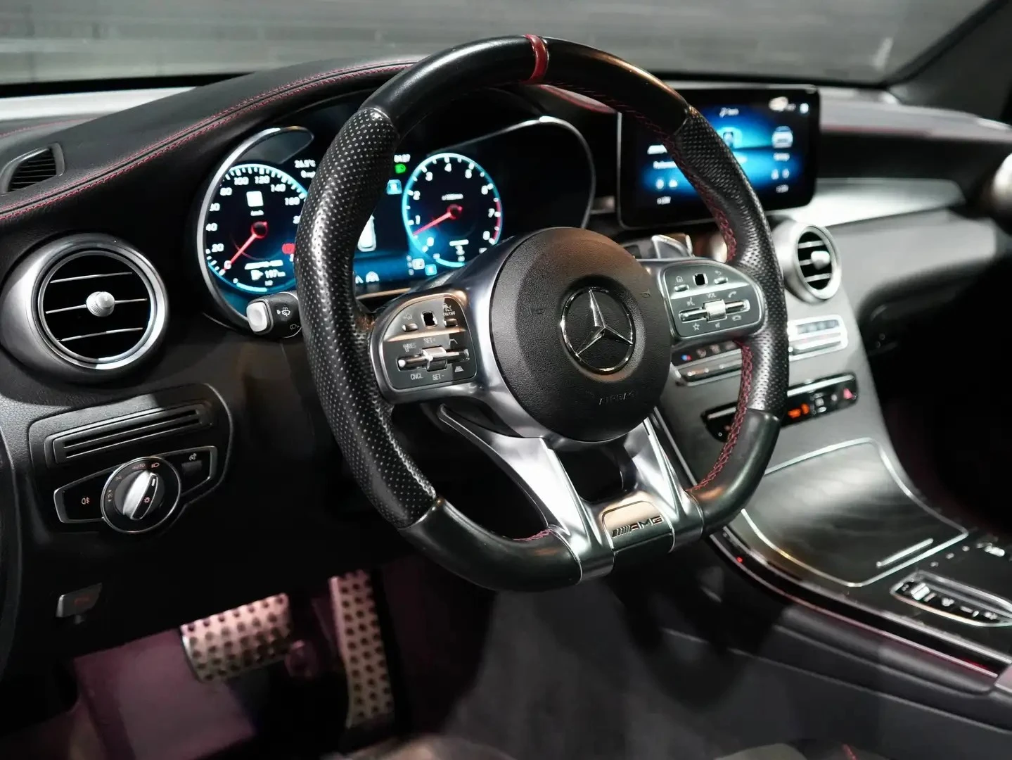 Mercedes-Benz GLC 43 AMG DIGITAL DASH| AMG RIDE CONTROL| CARPLAY| DISTRO| 3, снимка 16 - Автомобили и джипове - 56071737
