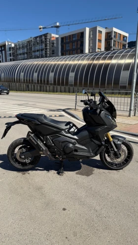 Honda X-ADV AKRAPOVIC!СЕРВИЗНА ИСТОРИЯ!CARBON!FOOTPEGS!TOP!, снимка 2