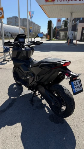 Honda X-ADV AKRAPOVIC!СЕРВИЗНА ИСТОРИЯ!CARBON!FOOTPEGS!TOP!, снимка 4