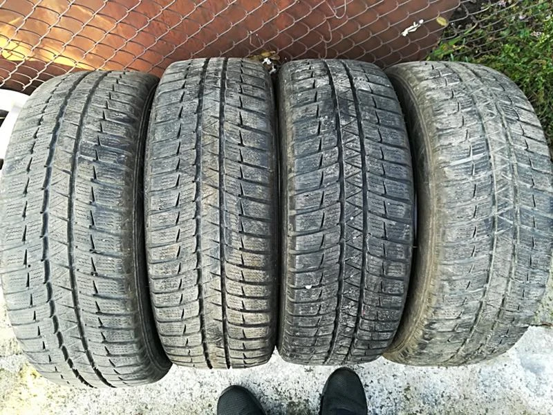 Гуми Зимни 185/55R15, снимка 1 - Гуми и джанти - 23094391