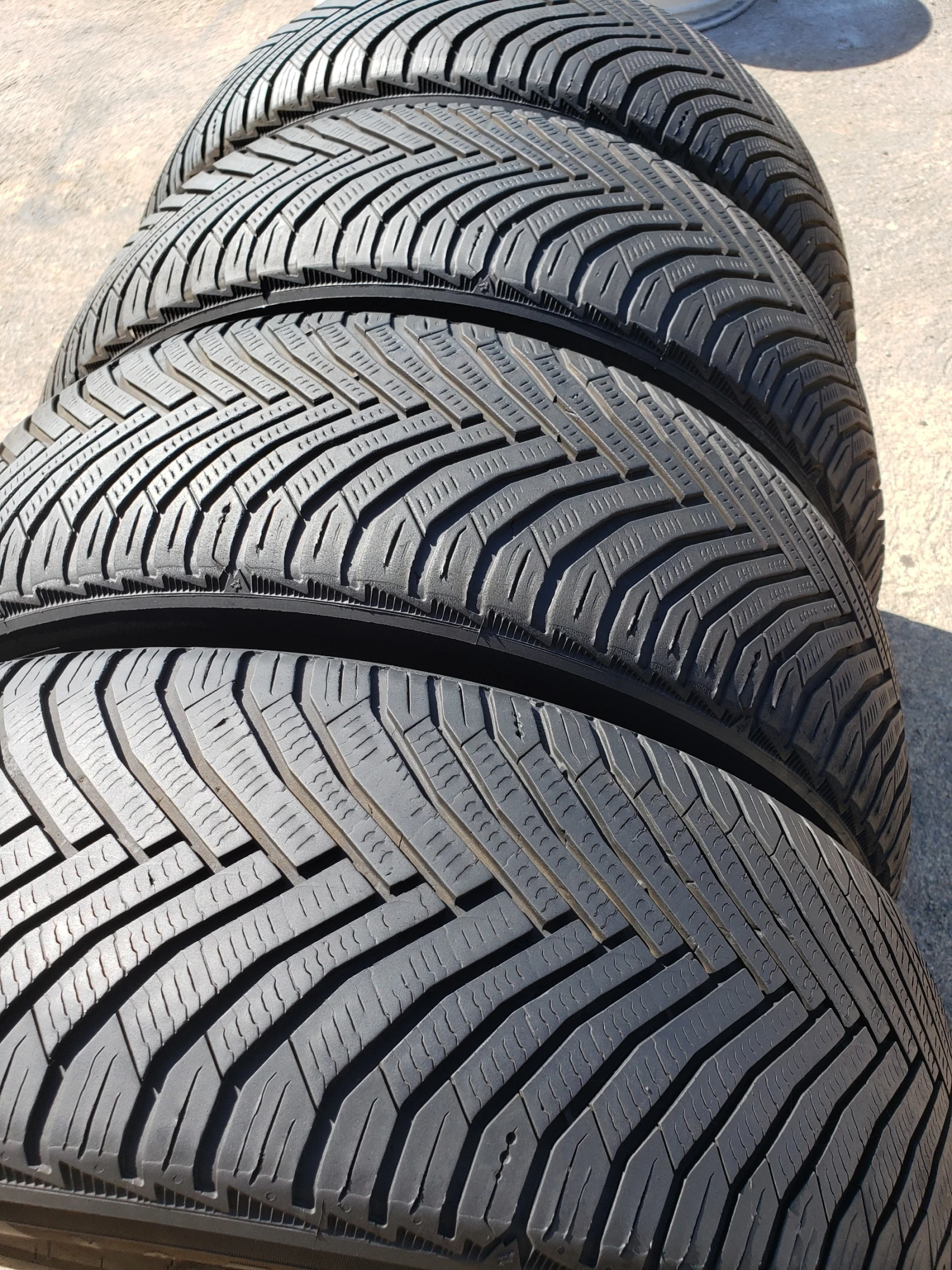 Гуми Зимни 205/60R16, снимка 3 - Гуми и джанти - 56007099