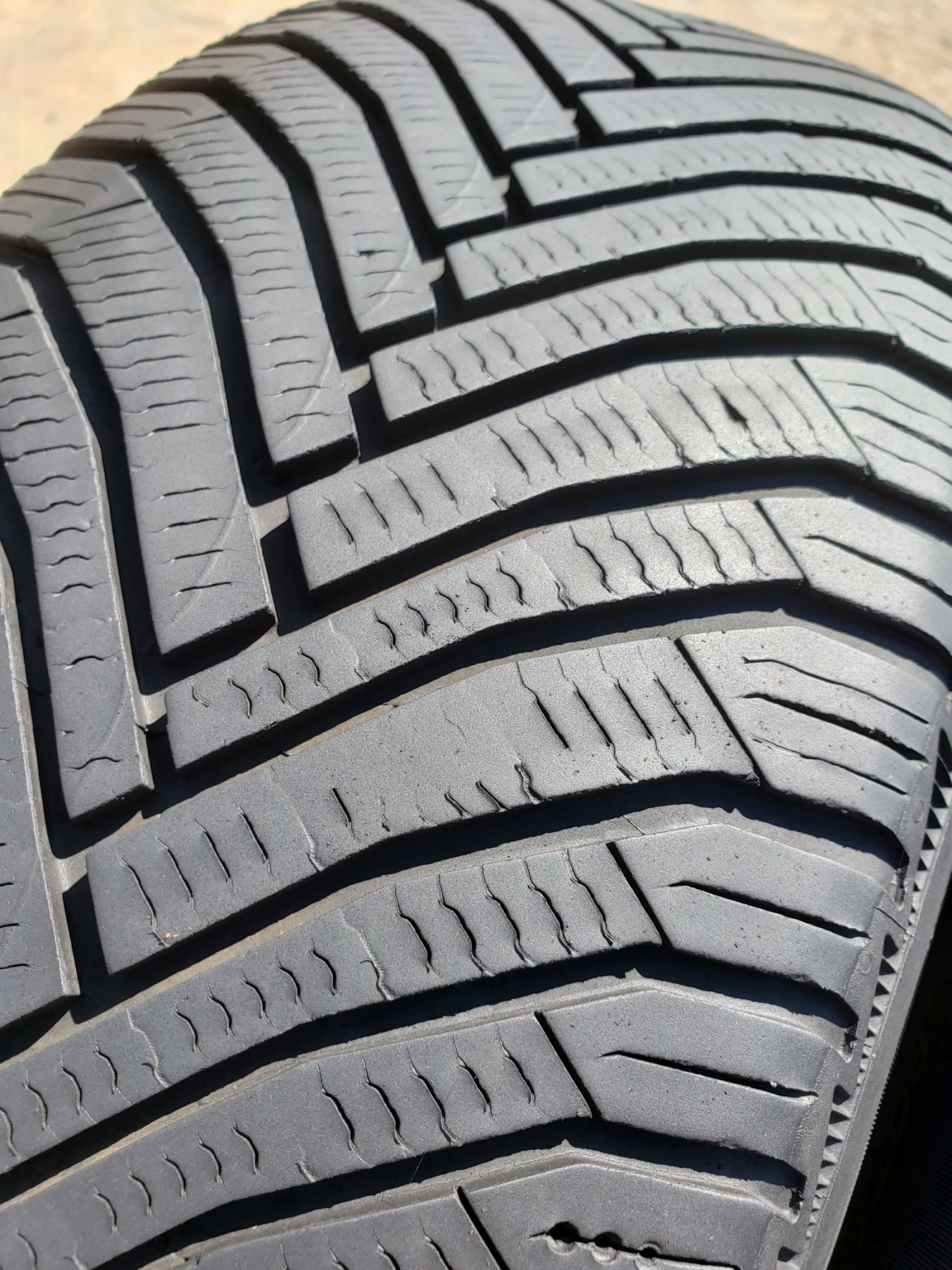 Гуми Зимни 205/60R16, снимка 5 - Гуми и джанти - 56007099