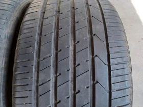 Гуми Летни 285/35R22, снимка 3 - Гуми и джанти - 46700783