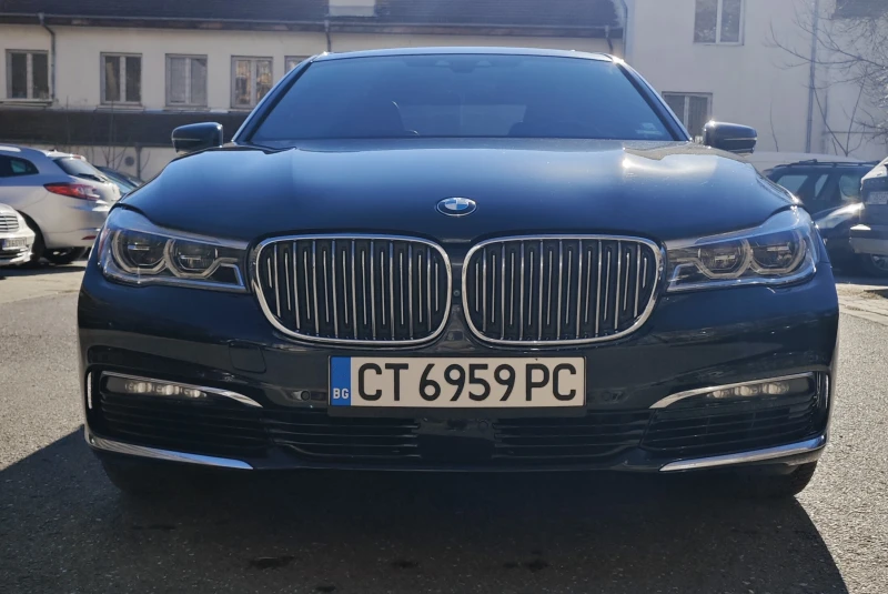 BMW 750 I xDrive individual, снимка 8 - Автомобили и джипове - 36991166