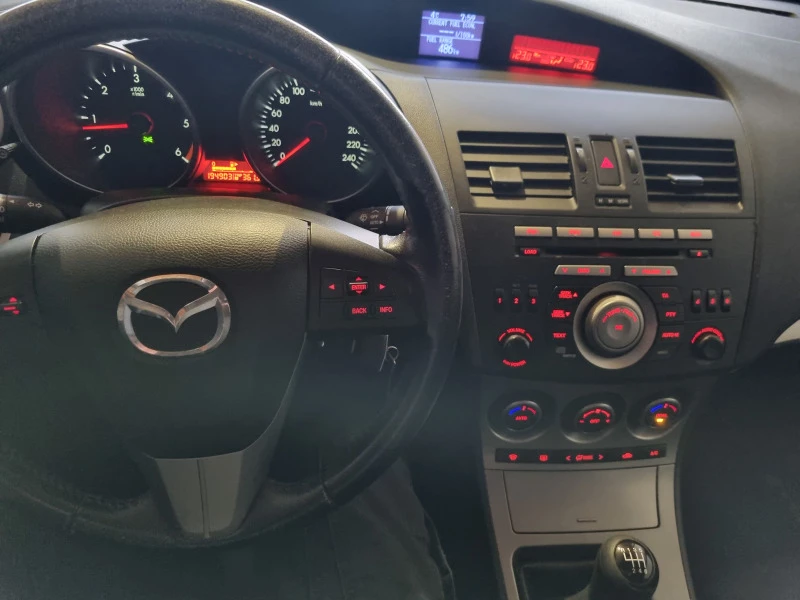 Mazda 3 1.6, снимка 6 - Автомобили и джипове - 47350856