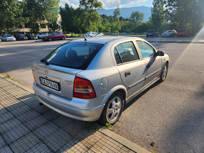 Opel Astra, снимка 1 - Автомобили и джипове - 47683753