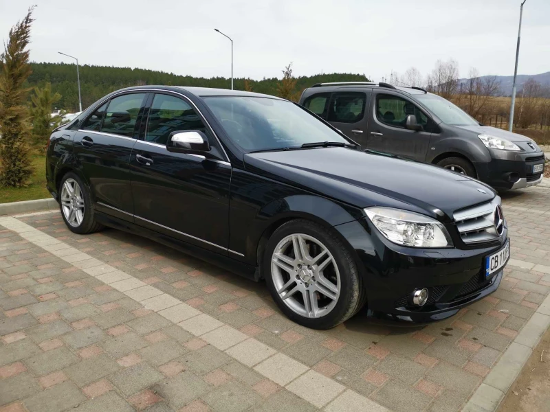 Mercedes-Benz C 320 AMG-line 4 matic, снимка 3 - Автомобили и джипове - 48651089