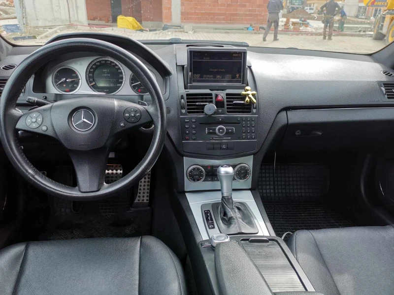 Mercedes-Benz C 320 AMG-line 4 matic, снимка 9 - Автомобили и джипове - 48651089