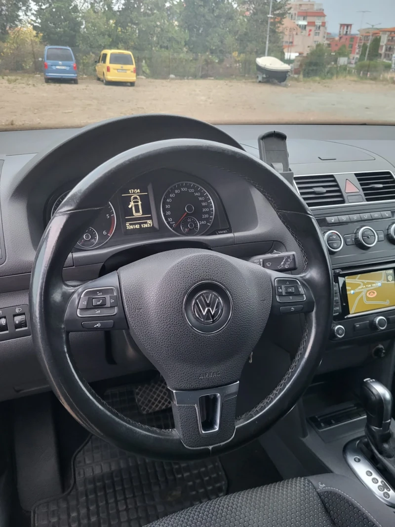 VW Touran TDI, снимка 6 - Автомобили и джипове - 52119783