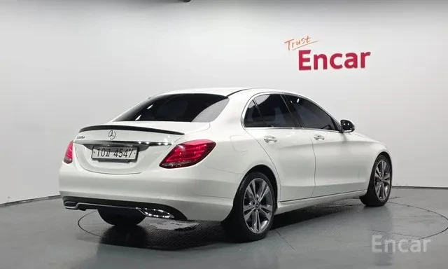 Mercedes-Benz C 220 ПОДГРЕВИ/ШИБИДАХ/ФИКСИРАНА ЦЕНА ДО БЪЛГАРИЯ, снимка 3 - Автомобили и джипове - 55147005