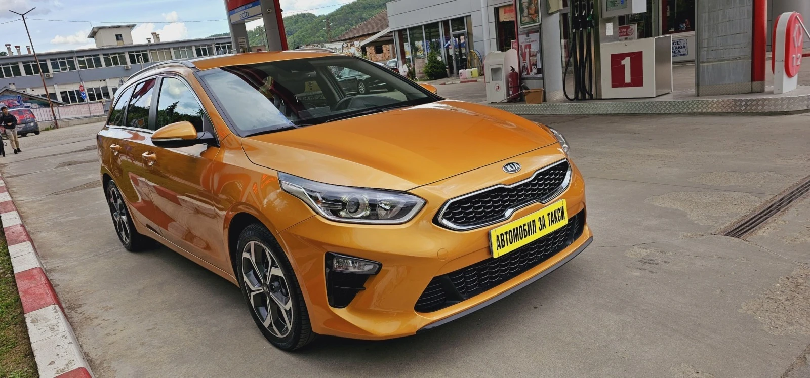 Kia Ceed 120кс* Златна Перла* Готова за TAXI* Фул Екстри - изображение 9