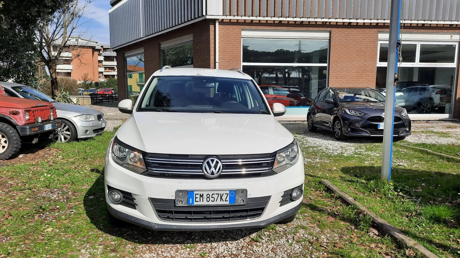 VW Tiguan 2.0 * 4x4 *  Автомат *  - изображение 2