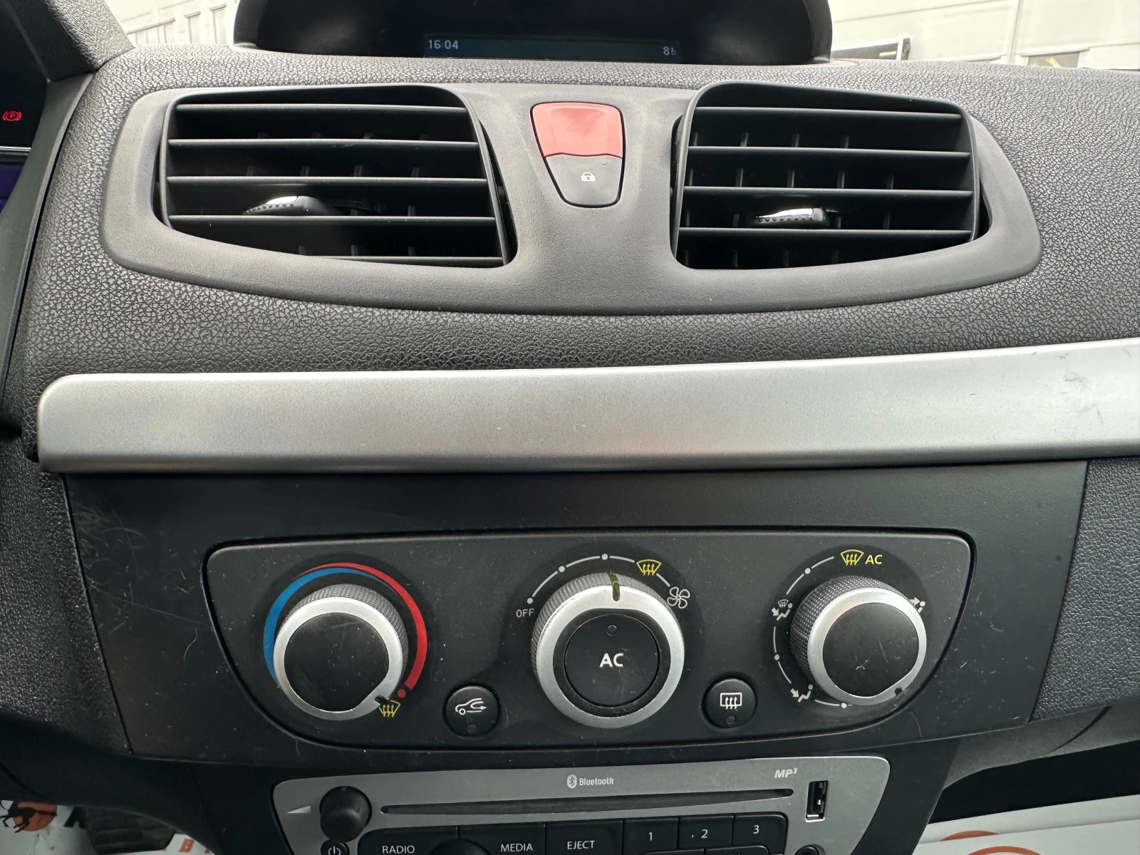 Renault Megane 1.5d 95 к.с. | Mobile.bg — изображение 13