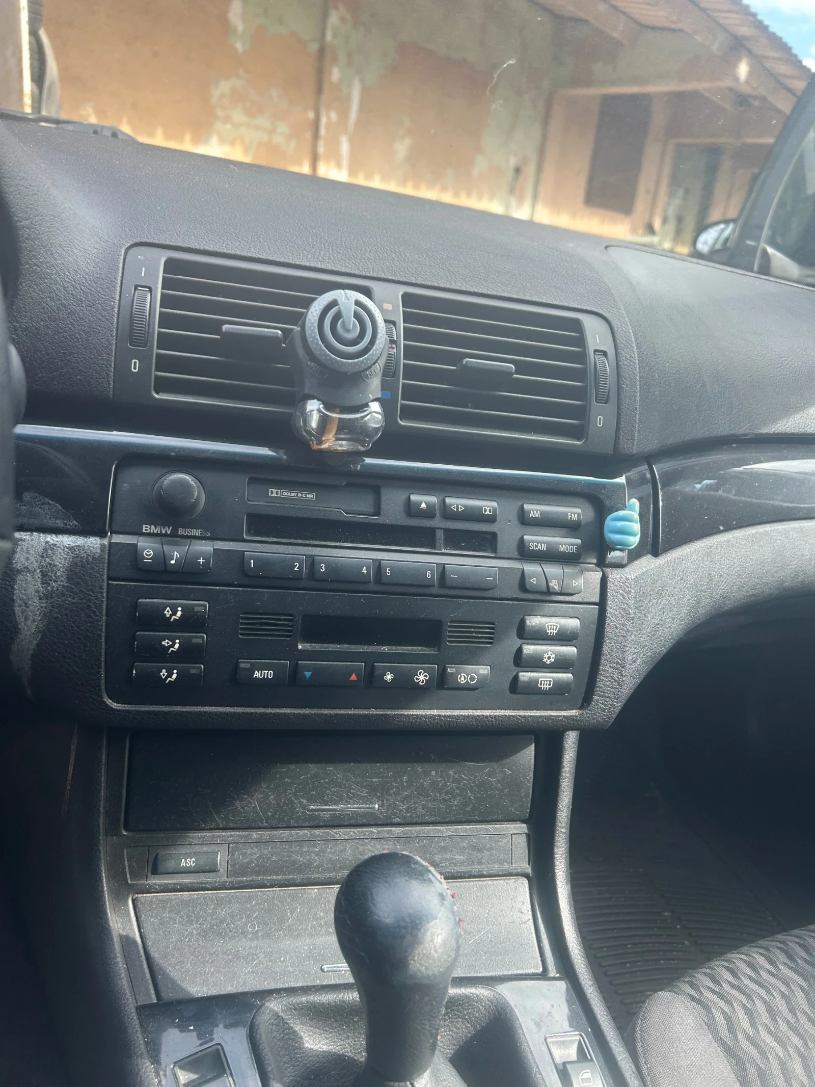 BMW 320  - изображение 2