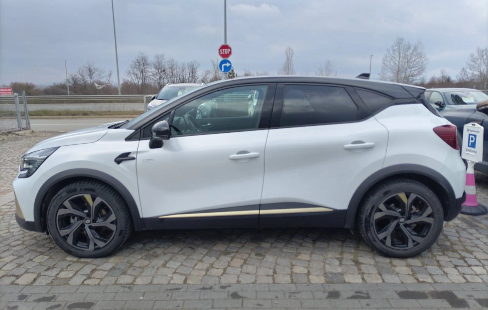Renault Captur E-Tech Full Hybrid/145 к.с., снимка 7 - Автомобили и джипове - 53973574