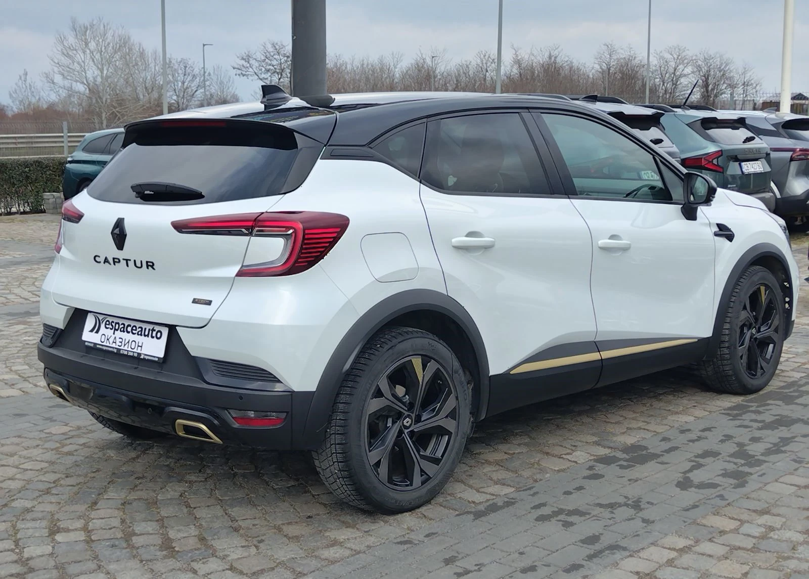 Renault Captur E-Tech Full Hybrid/145 к.с., снимка 4 - Автомобили и джипове - 53973574
