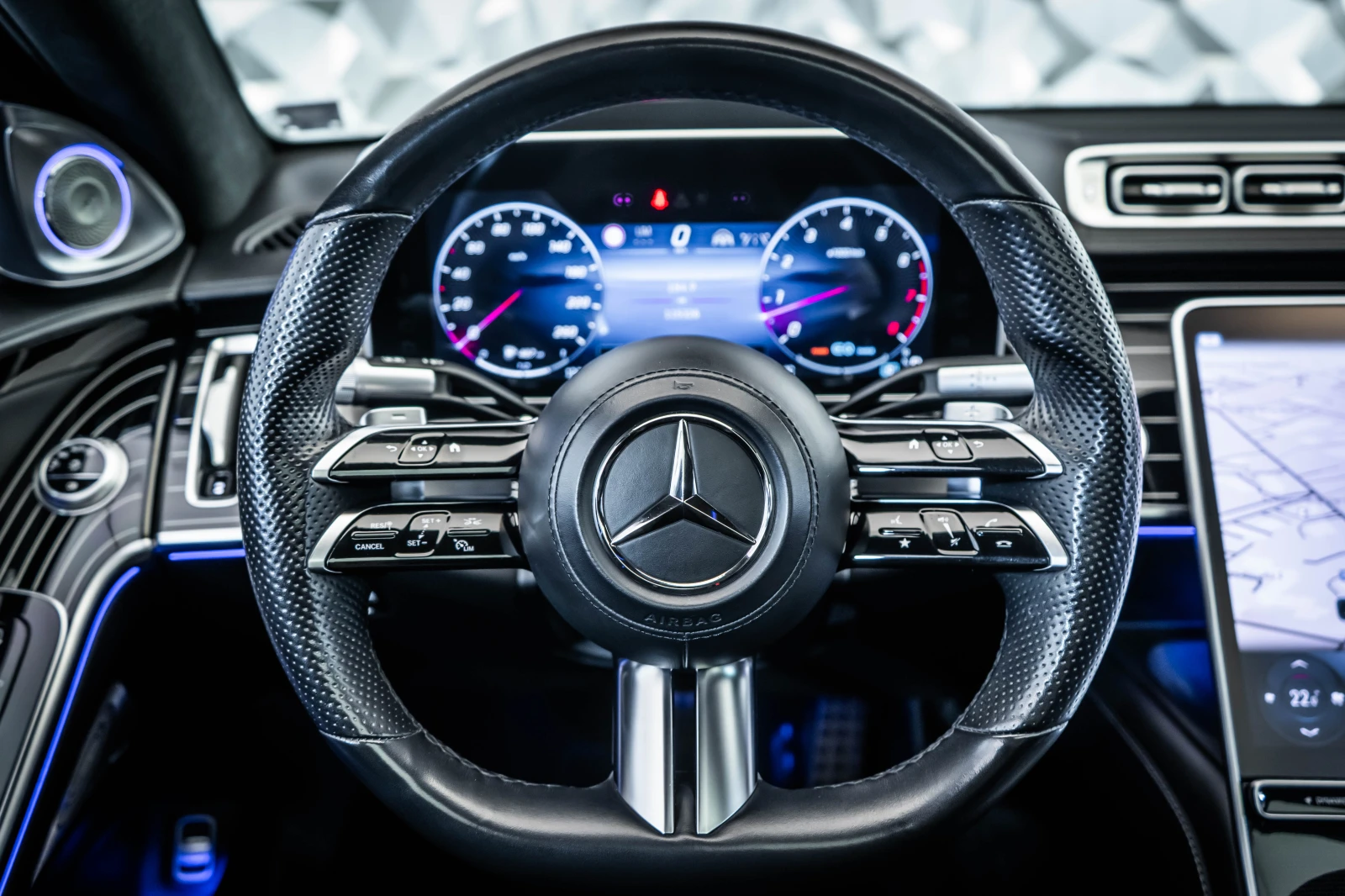 Mercedes-Benz S 580 4M L * AMG* TV* FirstCl* BurmHighEnd* Pano* Headup, снимка 11 - Автомобили и джипове - 54425001