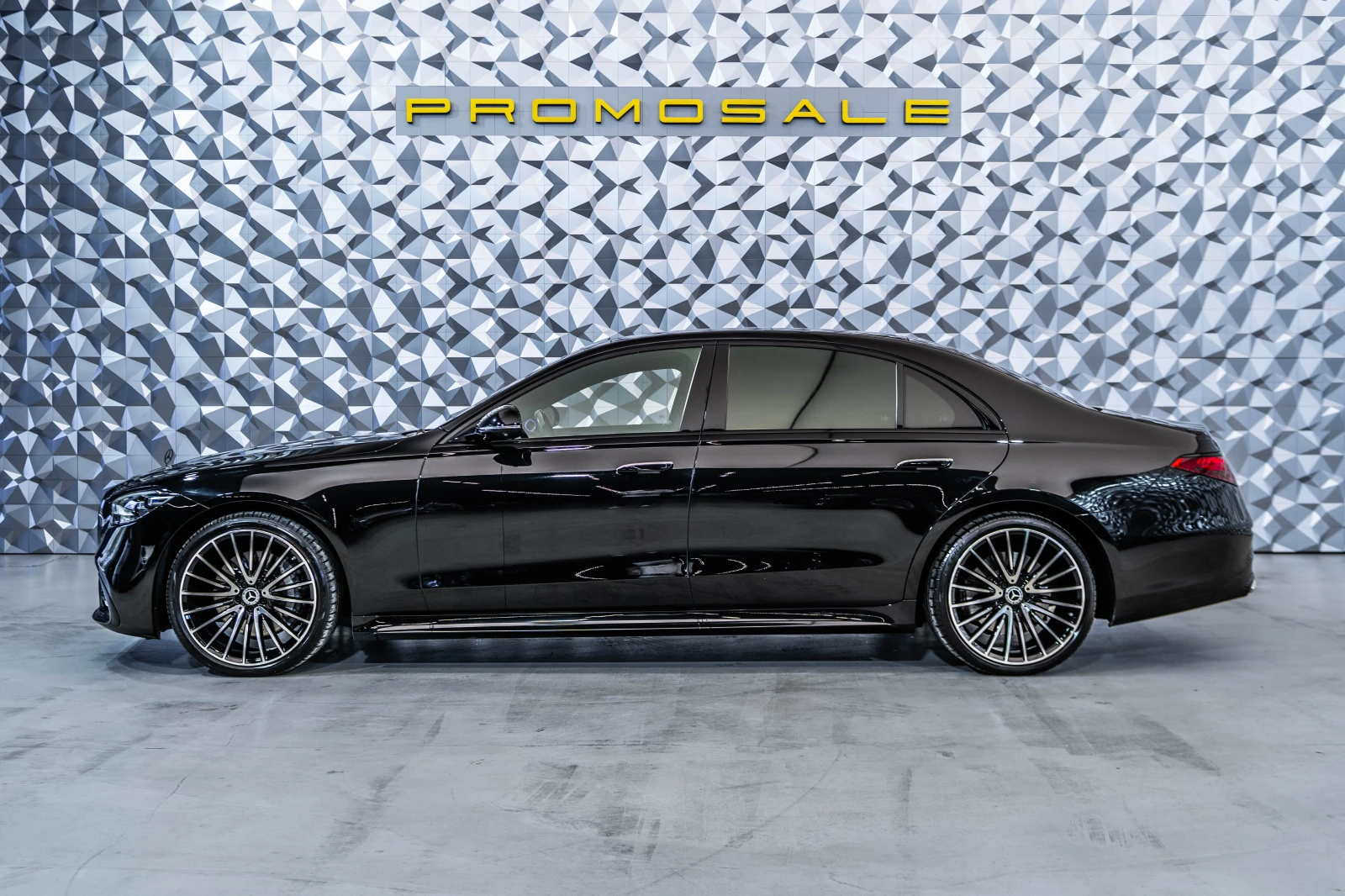 Mercedes-Benz S 580 4M L * AMG* TV* FirstCl* BurmHighEnd* Pano* Headup, снимка 3 - Автомобили и джипове - 54425001