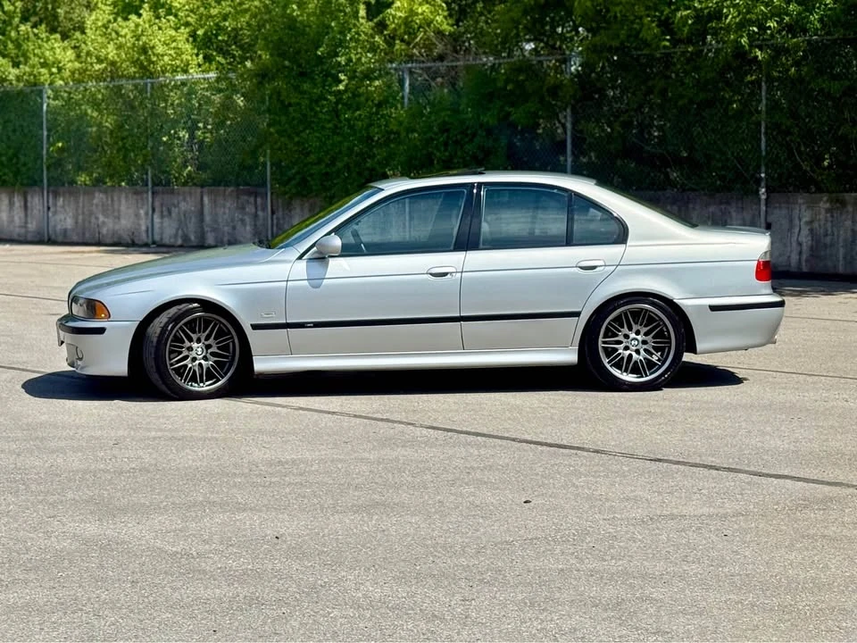 BMW M5 * АВТОКРЕДИТ БЕЗ ПЪРВОНАЧАЛНА ВНОСКА* , снимка 2 - Автомобили и джипове - 54724834