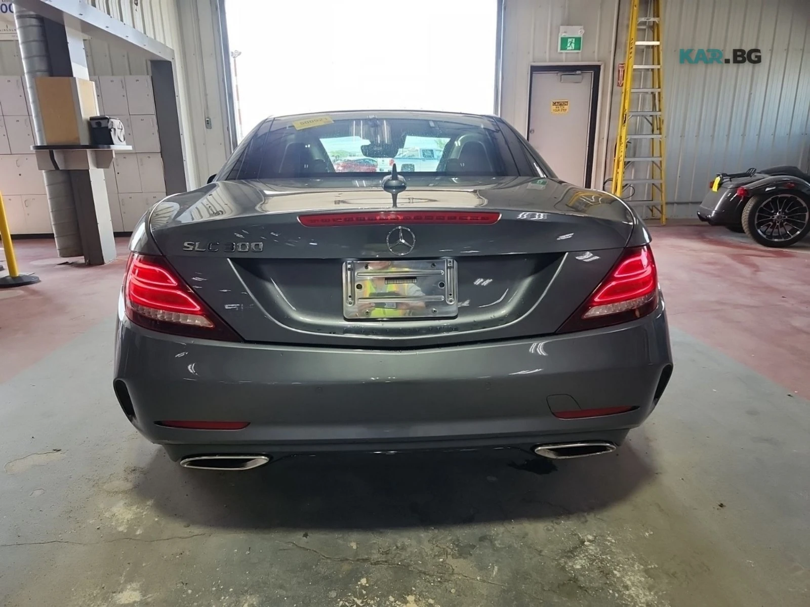 Mercedes-Benz SLC 300 * АвтоКредит * (ЦЕНА ДО БГ), снимка 5 - Автомобили и джипове - 55095413