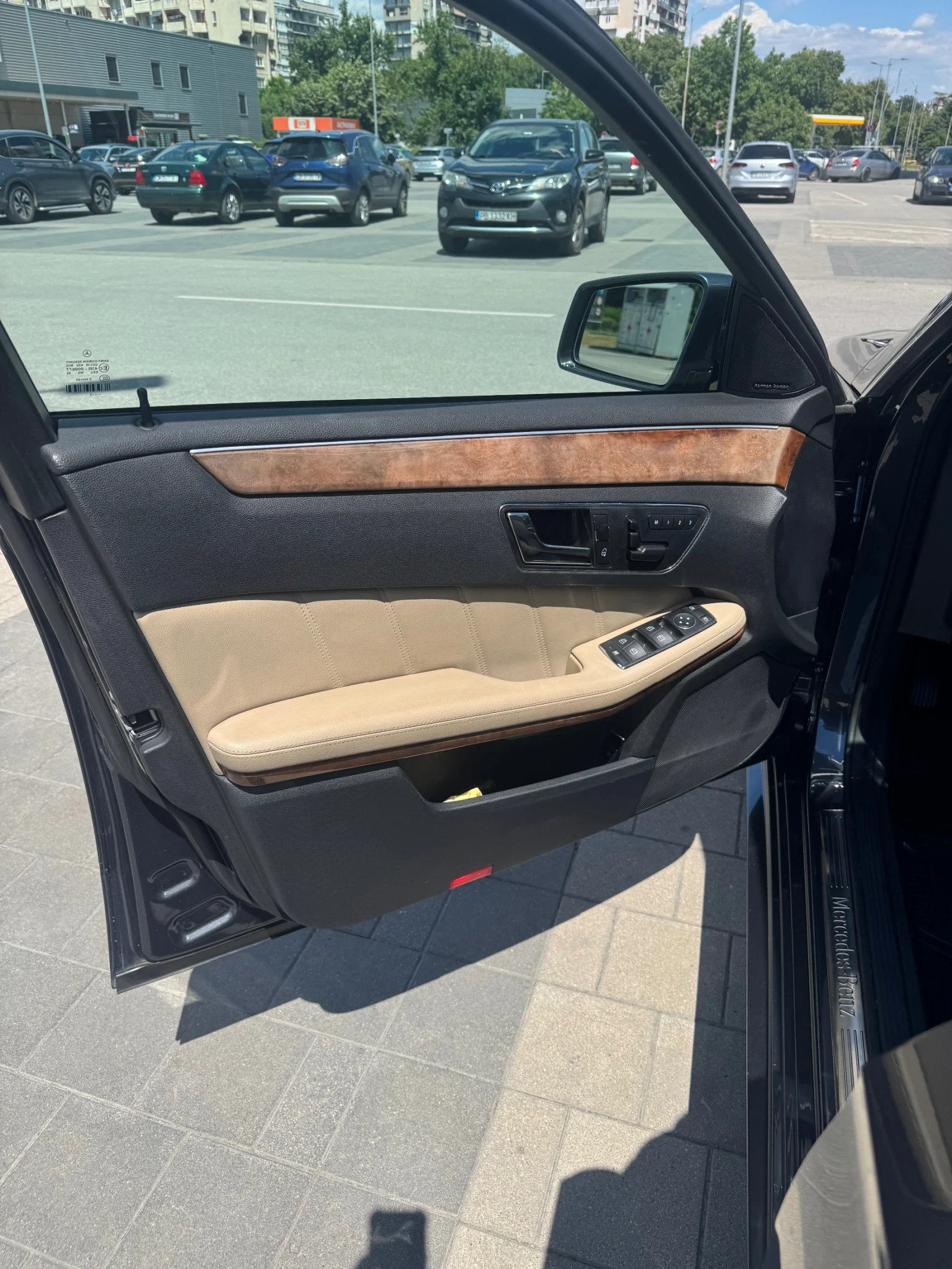 Mercedes-Benz E 350 4MATIC, снимка 7 - Автомобили и джипове - 55169320