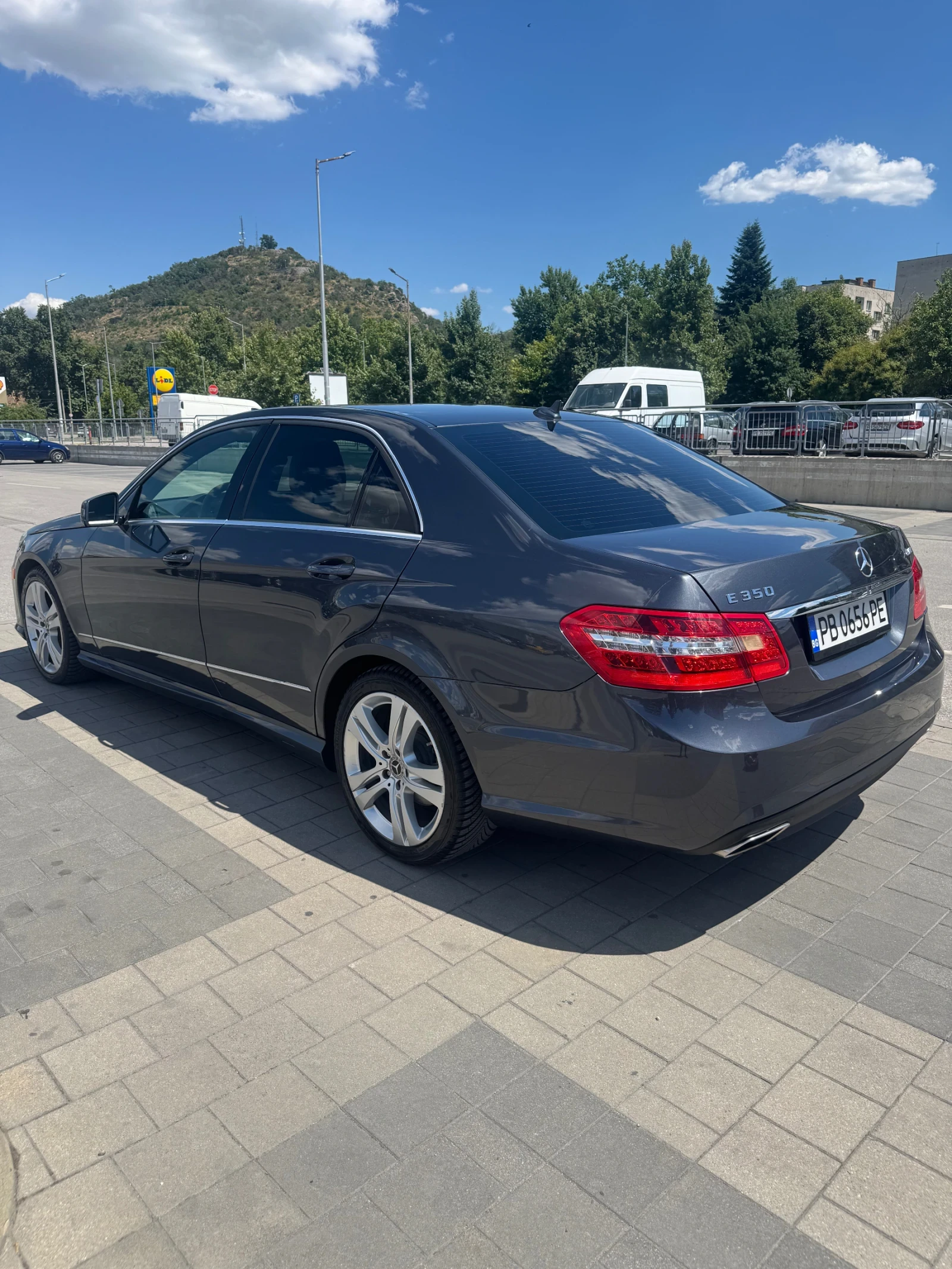 Mercedes-Benz E 350 4MATIC, снимка 2 - Автомобили и джипове - 55169320