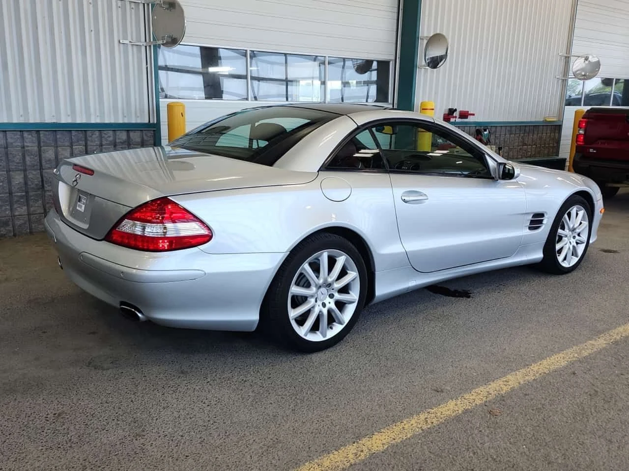 Mercedes-Benz SL * 5.5L V8 * ДВА КЛЮЧА * ГЛАВНО ПРЕДСТАВИТЕЛСТВО, снимка 3 - Автомобили и джипове - 55193970