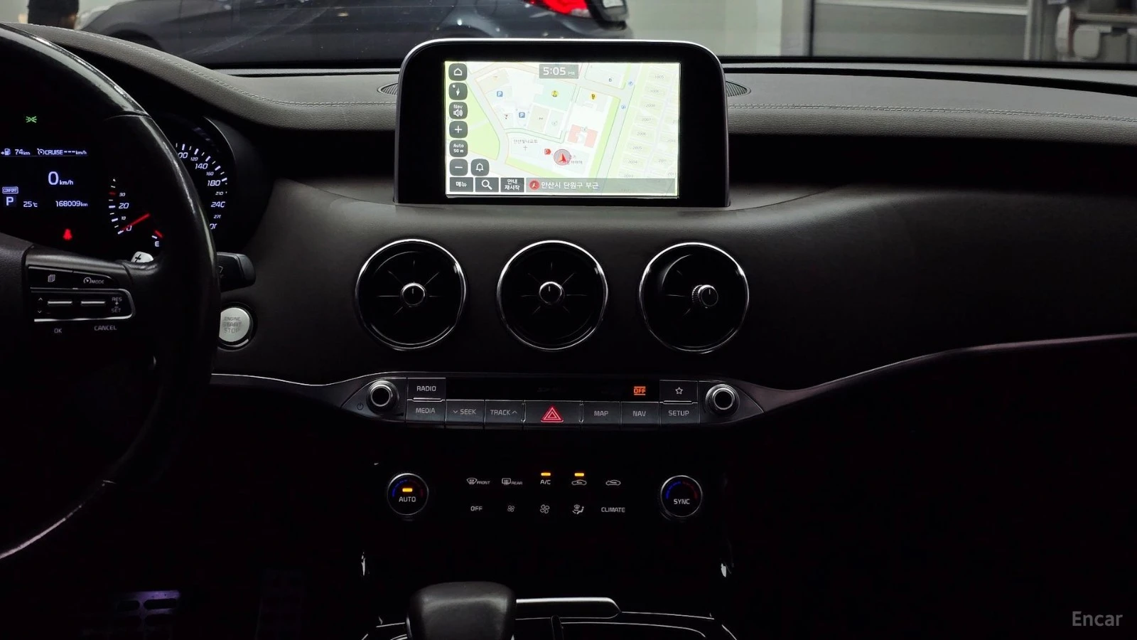 Kia Stinger 3.3* MASTERS* ОБДУХВАНЕ* КАМЕРА* ПОДГРЕВ, снимка 14 - Автомобили и джипове - 55639013