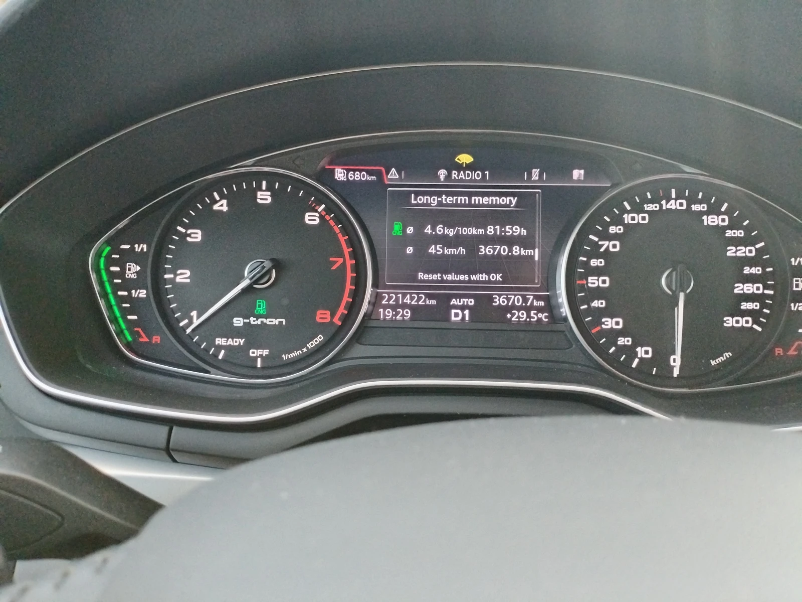 Audi A4 2.0 tsi g-tron, снимка 14 - Автомобили и джипове - 55932177