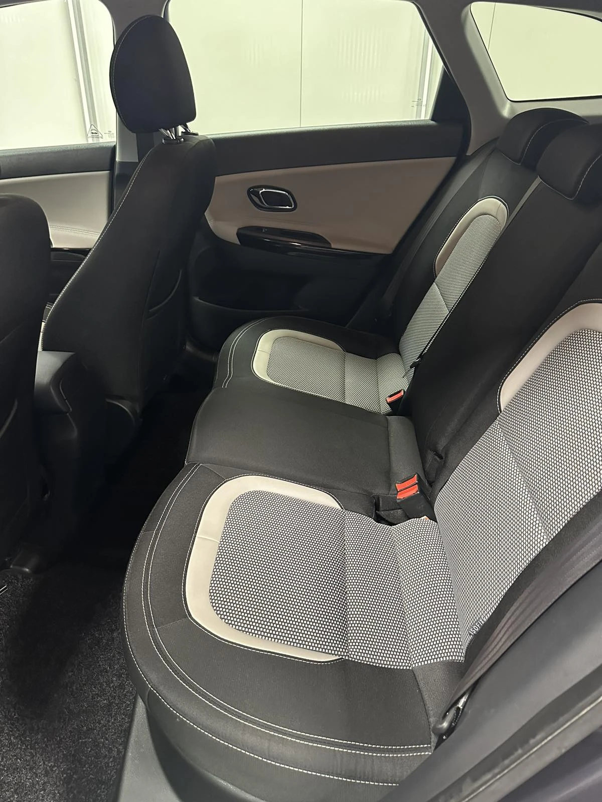 Kia Ceed SW 1.6 CRDi, 110 к.с., дизел, октомври 2016 г., снимка 11 - Автомобили и джипове - 56122413