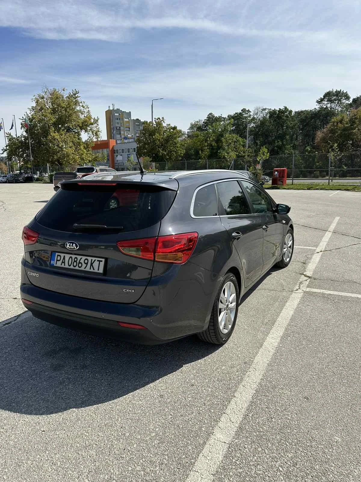 Kia Ceed SW 1.6 CRDi, 110 к.с., дизел, октомври 2016 г., снимка 6 - Автомобили и джипове - 56122413