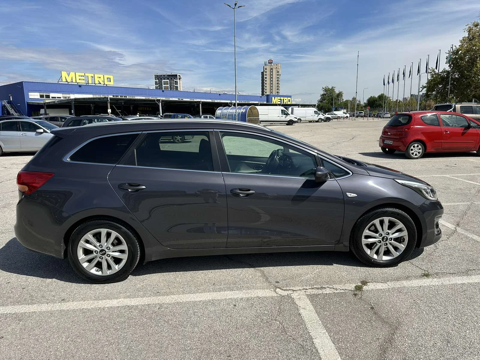 Kia Ceed SW 1.6 CRDi, 110 к.с., дизел, октомври 2016 г., снимка 8 - Автомобили и джипове - 56122413
